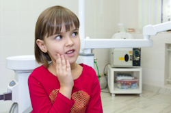 Что делать, если ребёнок боится лечить зубы, как уговорить ребенка лечить зубы.