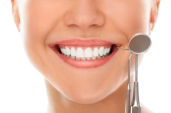 Какие коронки на зубы лучше: что выбрать для жевательных или фронтальных зубов